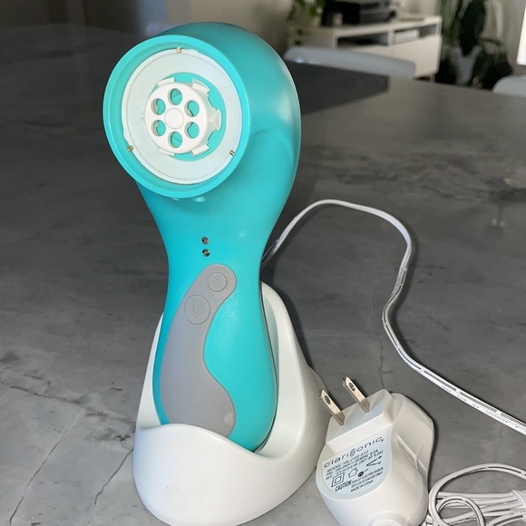 Clarisonic Plus - Picture 3 of 5